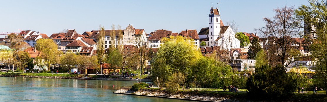 Foto der Stadt Aarau mit dem Fluss Aare in der Region Mitte