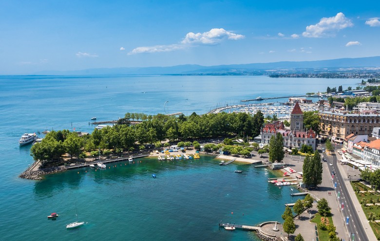 Foto der Seepromenade in Lausanne in der Region Romandie 